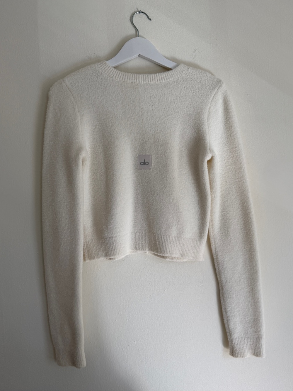 ALO Snuggle Up Sweater Cropped Cardigan in Ivory - XXS - Picture 5 of 9